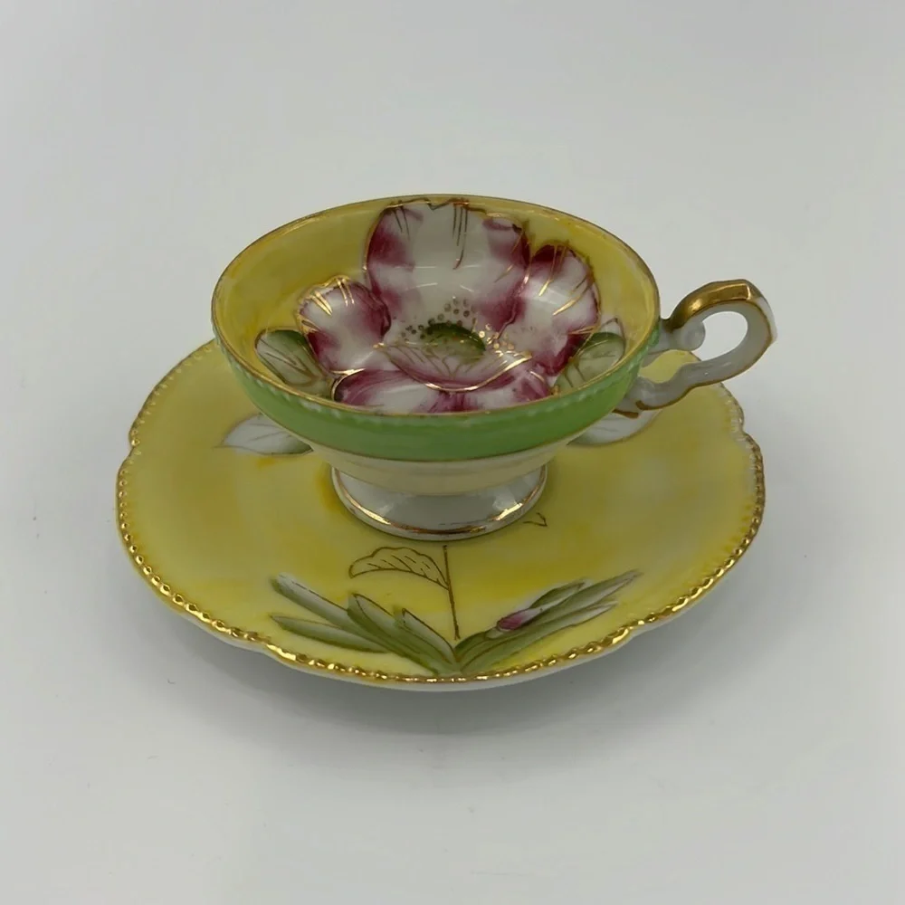 VINTAGE DAINTY LITTLE YELLOW AND PINK FLORAL TEACUP AND SAUCER